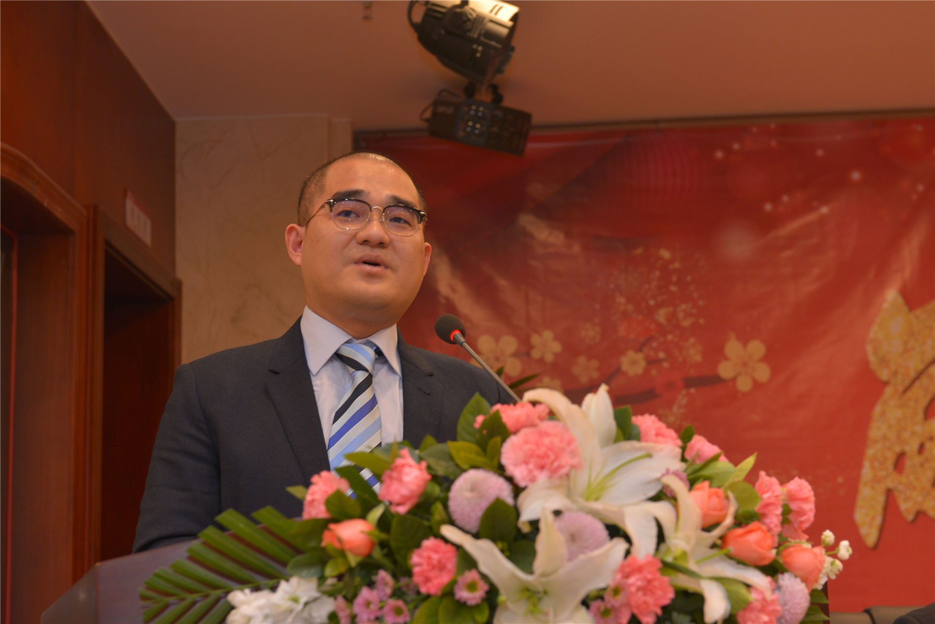 “沖破危機展芳華，戒驕戒懶創輝煌” ——“解放思想，戒驕戒懶”主題年會掠影