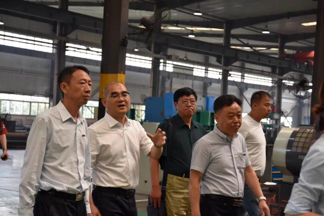 熱烈歡迎南京輪挖協(xié)會考察團走進勤牛參觀交流