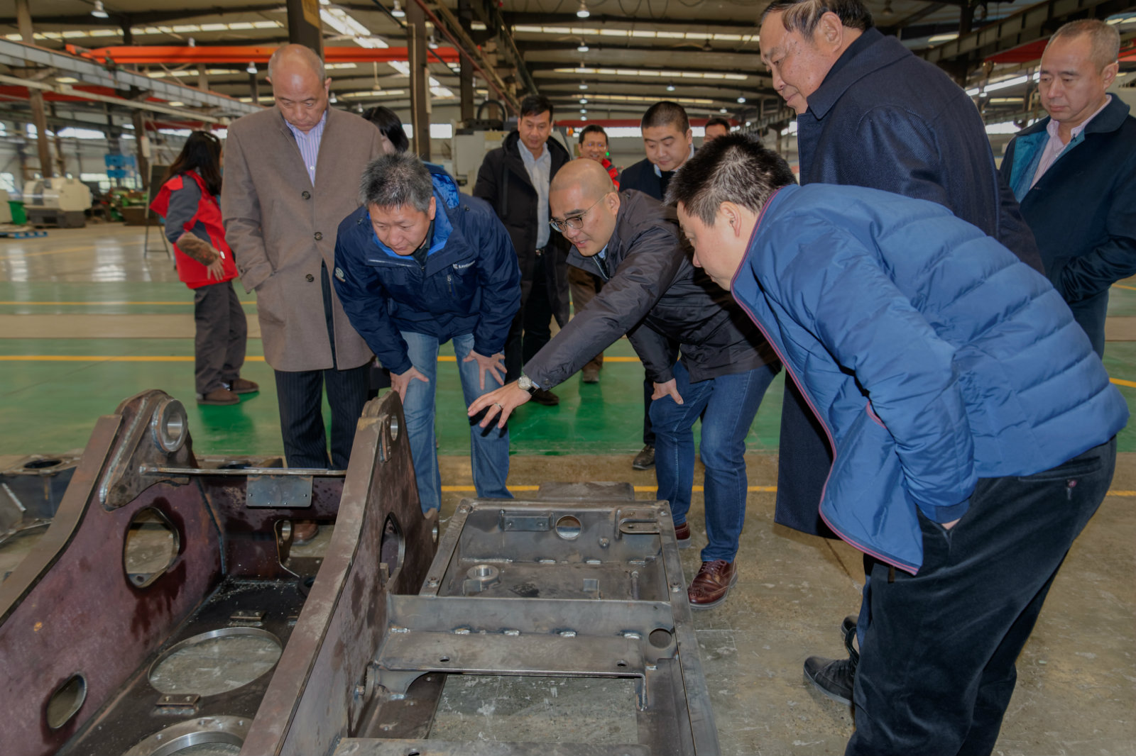 廣西柳工機(jī)械股份有限公司總裁黃海波一行到重慶勤牛考察交流