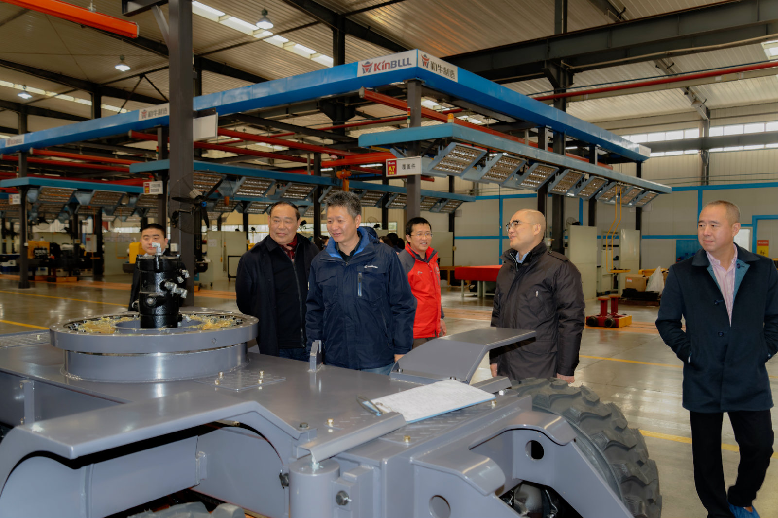 廣西柳工機(jī)械股份有限公司總裁黃海波一行到重慶勤牛考察交流